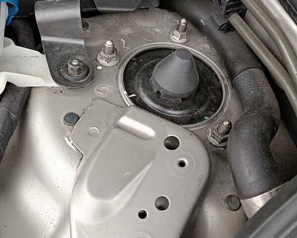 Серый Мерседес Е-Класс, объемом двигателя 2.15 л и пробегом 259 тыс. км за 10400 $, фото 35 на Automoto.ua