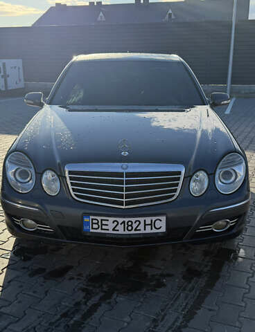 Сірий Мерседес Е-Клас, об'ємом двигуна 2.15 л та пробігом 502 тис. км за 8700 $, фото 4 на Automoto.ua