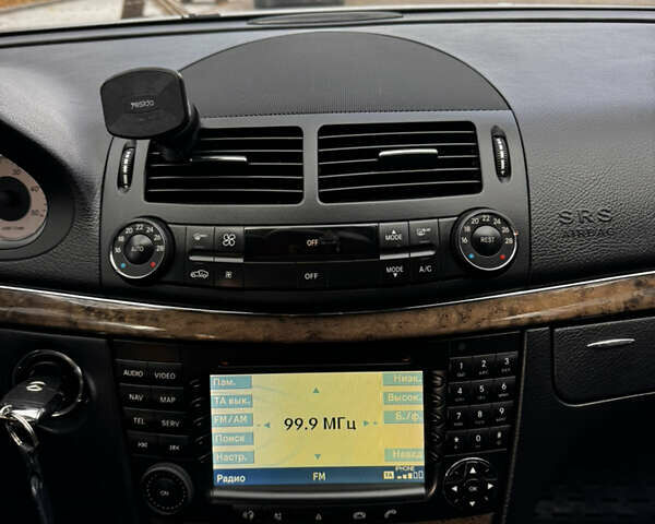 Мерседес Е-Клас 2008 у Львові на Automoto.ua Сірий Мерседес Е-Клас, об'ємом двигуна 2.99 л та пробігом 319 тис. км за 11500 $, фото 34 на Automoto.ua