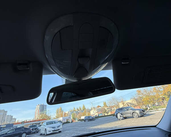 Серый Мерседес Е-Класс, объемом двигателя 3 л и пробегом 240 тыс. км за 15000 $, фото 26 на Automoto.ua