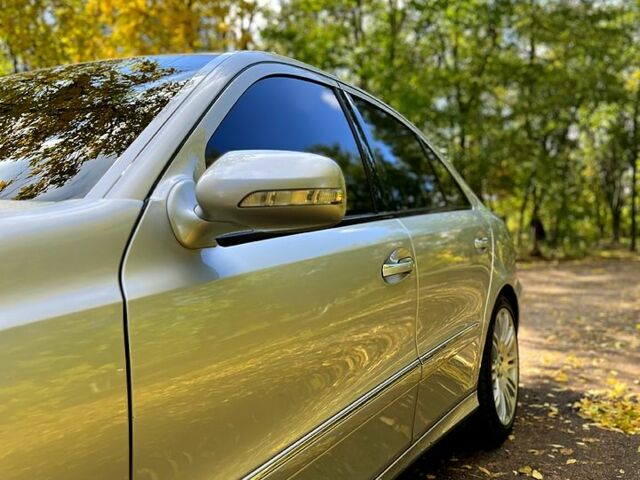 Серый Мерседес Е-Класс, объемом двигателя 2.1 л и пробегом 345 тыс. км за 11300 $, фото 5 на Automoto.ua