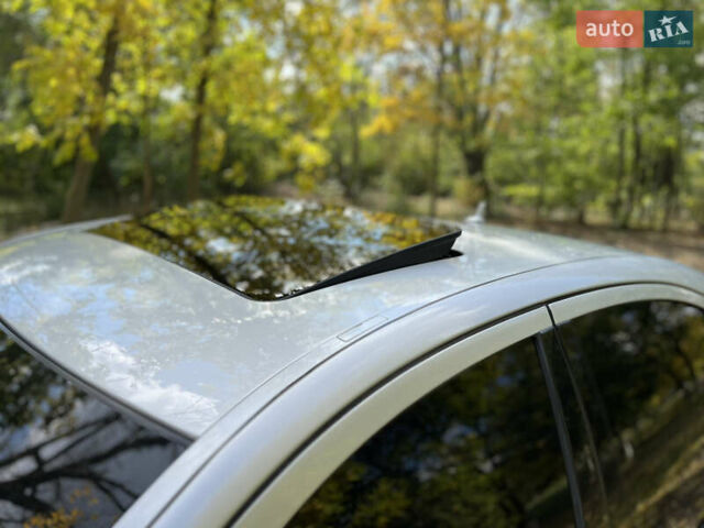 Серый Мерседес Е-Класс, объемом двигателя 2.2 л и пробегом 345 тыс. км за 11300 $, фото 5 на Automoto.ua