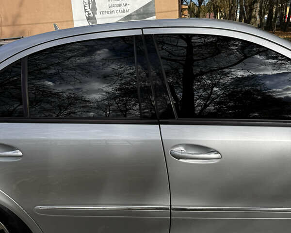 Мерседес Е-Клас 2008 у Львові на Automoto.ua Сірий Мерседес Е-Клас, об'ємом двигуна 2.99 л та пробігом 319 тис. км за 11500 $, фото 23 на Automoto.ua