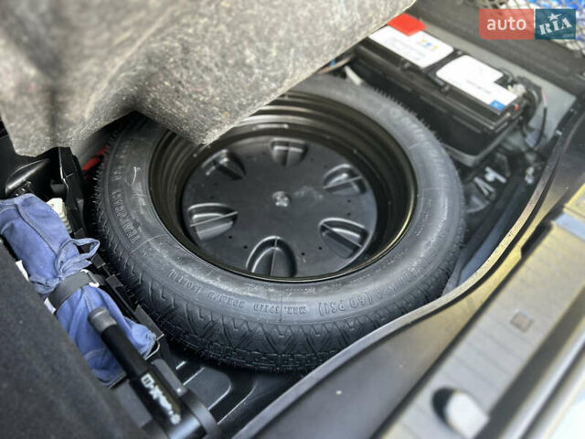 Серый Мерседес Е-Класс, объемом двигателя 2.15 л и пробегом 249 тыс. км за 13100 $, фото 41 на Automoto.ua