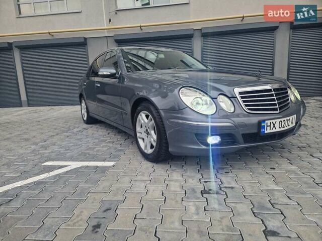 Сірий Мерседес Е-Клас, об'ємом двигуна 1.8 л та пробігом 257 тис. км за 7800 $, фото 1 на Automoto.ua