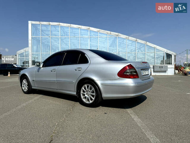 Мерседес Е-Клас 2008 у Києві на Automoto.ua Сірий Мерседес Е-Клас, об'ємом двигуна 2.2 л та пробігом 337 тис. км за 9600 $, фото 8 на Automoto.ua