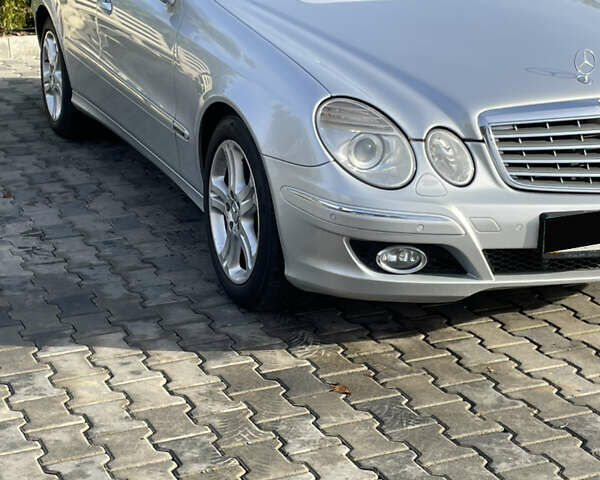 Серый Мерседес Е-Класс, объемом двигателя 2.1 л и пробегом 366 тыс. км за 11000 $, фото 14 на Automoto.ua