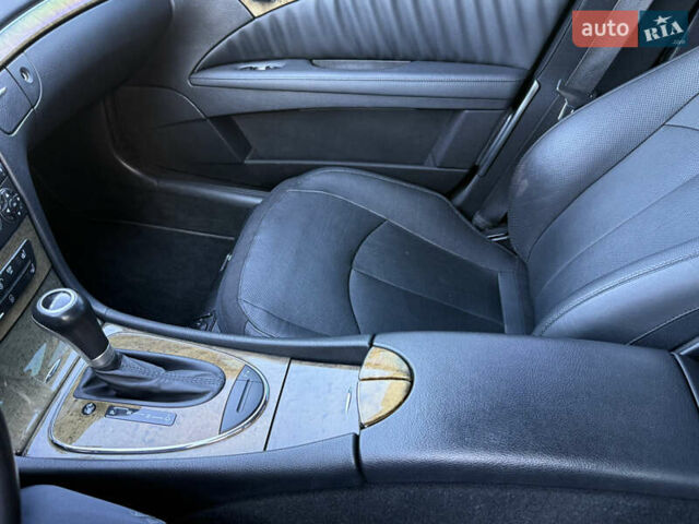 Серый Мерседес Е-Класс, объемом двигателя 3 л и пробегом 240 тыс. км за 15000 $, фото 25 на Automoto.ua