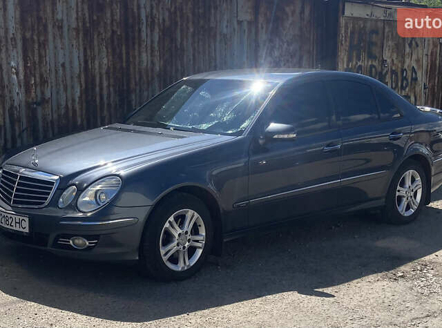 Сірий Мерседес Е-Клас, об'ємом двигуна 2.15 л та пробігом 502 тис. км за 8700 $, фото 18 на Automoto.ua
