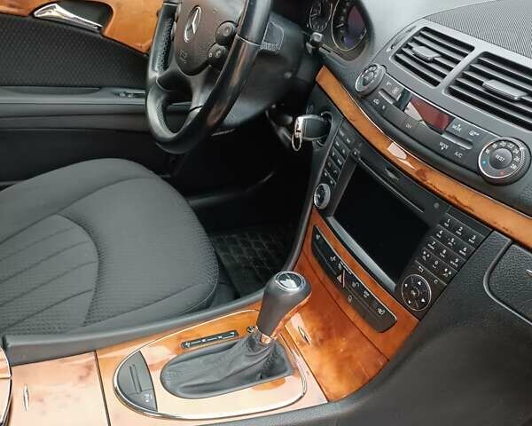 Серый Мерседес Е-Класс, объемом двигателя 2.15 л и пробегом 259 тыс. км за 10400 $, фото 13 на Automoto.ua