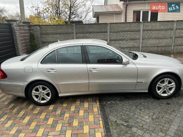 Мерседес Е-Клас 2008 у Костополе на Automoto.ua Сірий Мерседес Е-Клас, об'ємом двигуна 3 л та пробігом 295 тис. км за 11000 $, фото 4 на Automoto.ua