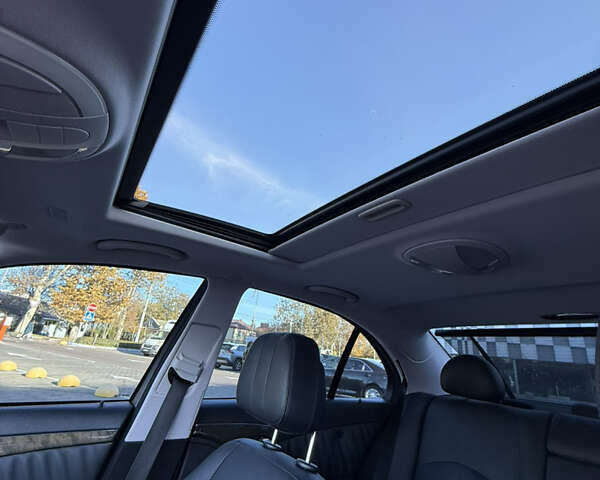 Серый Мерседес Е-Класс, объемом двигателя 3 л и пробегом 240 тыс. км за 15000 $, фото 29 на Automoto.ua