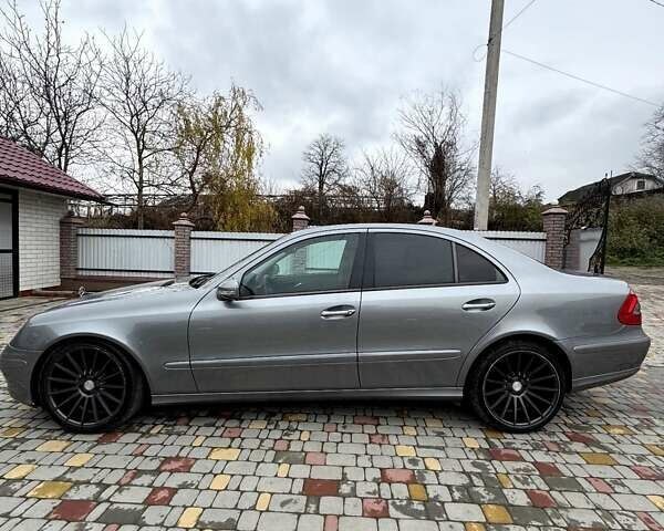 Серый Мерседес Е-Класс, объемом двигателя 2.2 л и пробегом 161 тыс. км за 9599 $, фото 3 на Automoto.ua