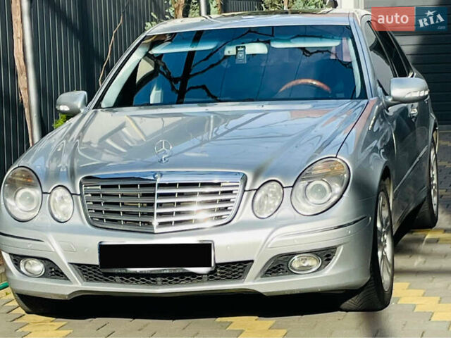 Серый Мерседес Е-Класс, объемом двигателя 2.1 л и пробегом 366 тыс. км за 11000 $, фото 13 на Automoto.ua