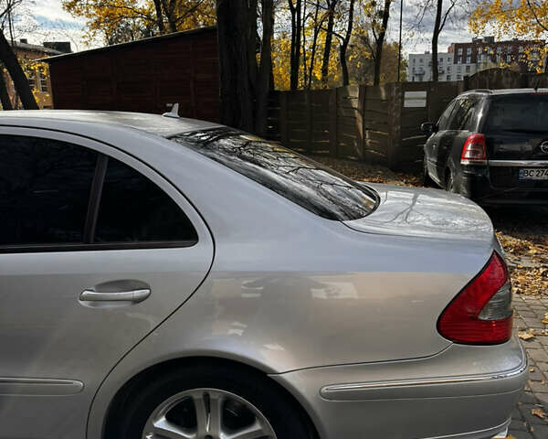 Мерседес Е-Клас 2008 у Львові на Automoto.ua Сірий Мерседес Е-Клас, об'ємом двигуна 2.99 л та пробігом 319 тис. км за 11500 $, фото 20 на Automoto.ua