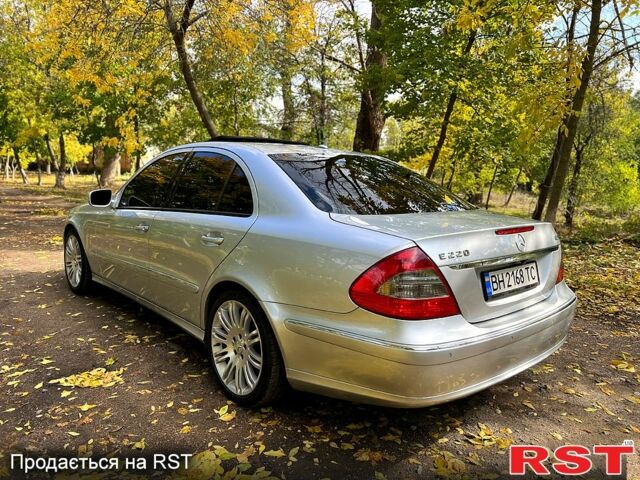 Серый Мерседес Е-Класс, объемом двигателя 2.1 л и пробегом 345 тыс. км за 11500 $, фото 2 на Automoto.ua