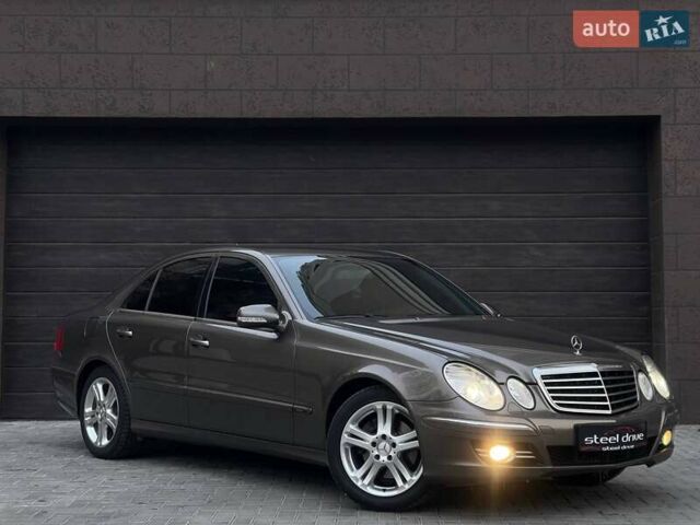Сірий Мерседес Е-Клас, об'ємом двигуна 3 л та пробігом 310 тис. км за 8999 $, фото 12 на Automoto.ua
