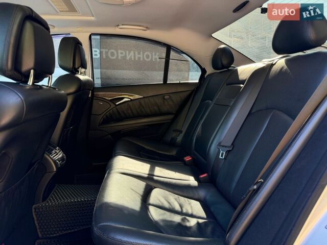 Сірий Мерседес Е-Клас, об'ємом двигуна 2.99 л та пробігом 336 тис. км за 10500 $, фото 18 на Automoto.ua