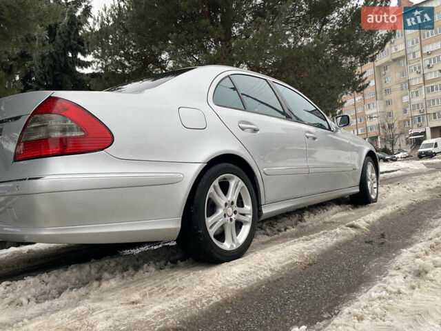 Сірий Мерседес Е-Клас, об'ємом двигуна 2.2 л та пробігом 259 тис. км за 9900 $, фото 40 на Automoto.ua