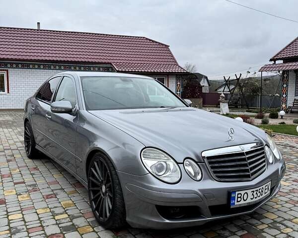 Серый Мерседес Е-Класс, объемом двигателя 2.2 л и пробегом 161 тыс. км за 9599 $, фото 2 на Automoto.ua