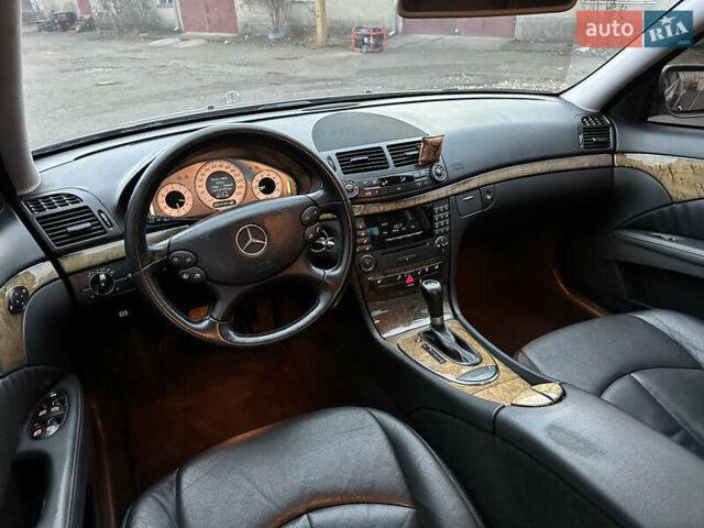 Сірий Мерседес Е-Клас, об'ємом двигуна 3 л та пробігом 309 тис. км за 8850 $, фото 23 на Automoto.ua