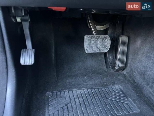 Серый Мерседес Е-Класс, объемом двигателя 2.2 л и пробегом 258 тыс. км за 11999 $, фото 22 на Automoto.ua