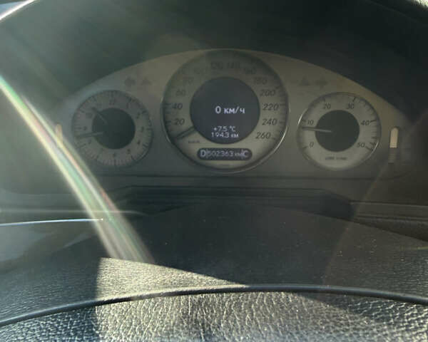 Сірий Мерседес Е-Клас, об'ємом двигуна 2.15 л та пробігом 502 тис. км за 8700 $, фото 32 на Automoto.ua
