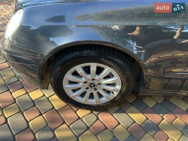 Серый Мерседес Е-Класс, объемом двигателя 2.2 л и пробегом 258 тыс. км за 11999 $, фото 8 на Automoto.ua