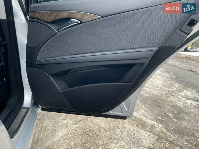 Сірий Мерседес Е-Клас, об'ємом двигуна 2.2 л та пробігом 259 тис. км за 9900 $, фото 80 на Automoto.ua