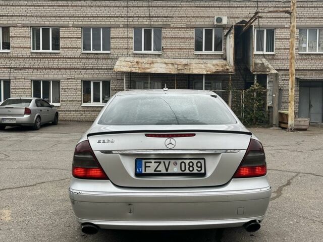 Мерседес Е-Клас 2008 у Львові на Automoto.ua Сірий Мерседес Е-Клас, об'ємом двигуна 3.2 л та пробігом 360 тис. км за 5200 $, фото 3 на Automoto.ua