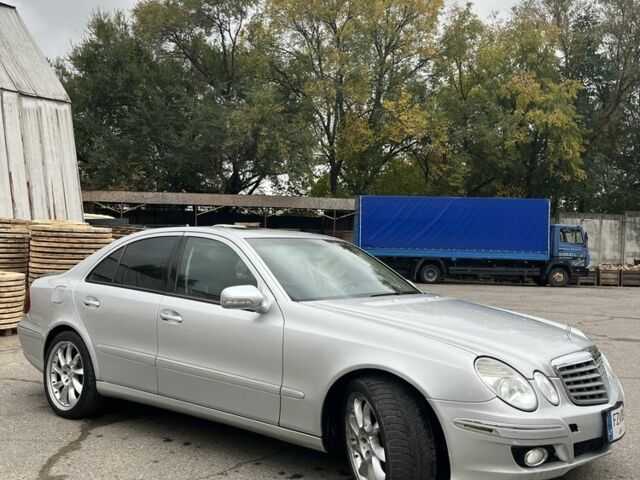 Мерседес Е-Клас 2008 у Львові на Automoto.ua Сірий Мерседес Е-Клас, об'ємом двигуна 3.2 л та пробігом 360 тис. км за 5200 $, фото 4 на Automoto.ua