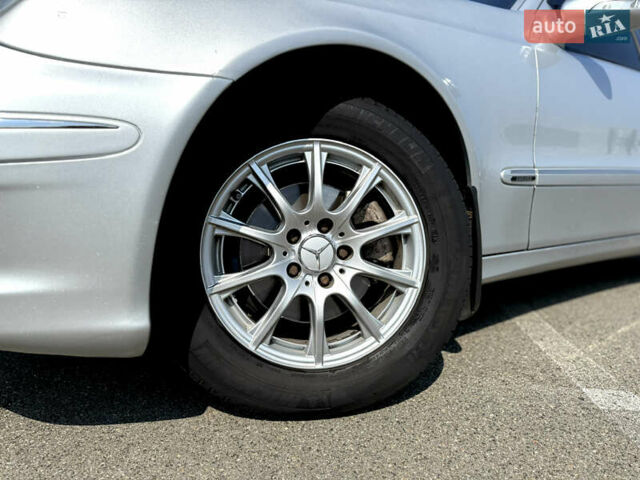 Мерседес Е-Клас 2008 у Києві на Automoto.ua Сірий Мерседес Е-Клас, об'ємом двигуна 2.2 л та пробігом 337 тис. км за 9600 $, фото 6 на Automoto.ua