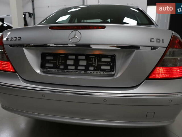 Сірий Мерседес Е-Клас, об'ємом двигуна 2.2 л та пробігом 194 тис. км за 14899 $, фото 7 на Automoto.ua