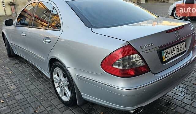 Сірий Мерседес Е-Клас, об'ємом двигуна 3 л та пробігом 173 тис. км за 9900 $, фото 3 на Automoto.ua