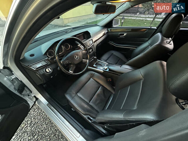 Серый Мерседес Е-Класс, объемом двигателя 2.2 л и пробегом 280 тыс. км за 11750 $, фото 14 на Automoto.ua