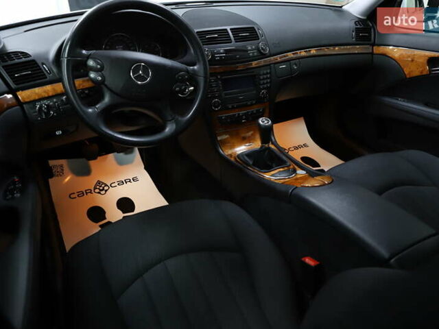 Сірий Мерседес Е-Клас, об'ємом двигуна 2.2 л та пробігом 194 тис. км за 14899 $, фото 63 на Automoto.ua