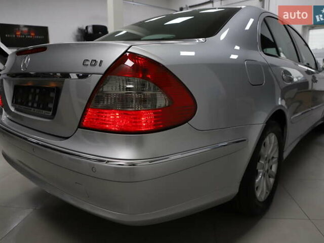 Сірий Мерседес Е-Клас, об'ємом двигуна 2.2 л та пробігом 194 тис. км за 14899 $, фото 12 на Automoto.ua