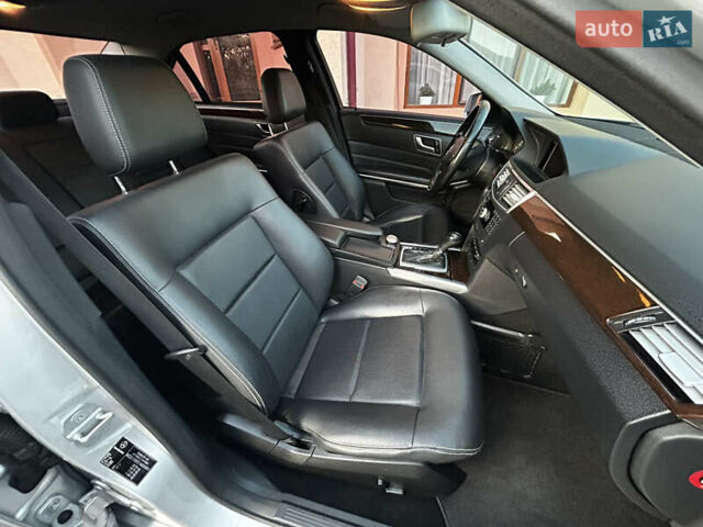 Серый Мерседес Е-Класс, объемом двигателя 2.2 л и пробегом 280 тыс. км за 11750 $, фото 18 на Automoto.ua