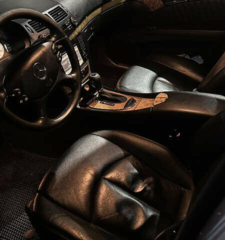 Серый Мерседес Е-Класс, объемом двигателя 2.99 л и пробегом 280 тыс. км за 9500 $, фото 6 на Automoto.ua