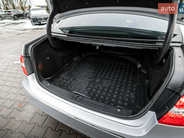 Серый Мерседес Е-Класс, объемом двигателя 3.5 л и пробегом 139 тыс. км за 15500 $, фото 46 на Automoto.ua