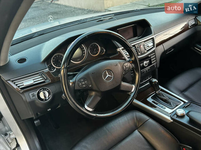 Серый Мерседес Е-Класс, объемом двигателя 2.2 л и пробегом 280 тыс. км за 11750 $, фото 12 на Automoto.ua
