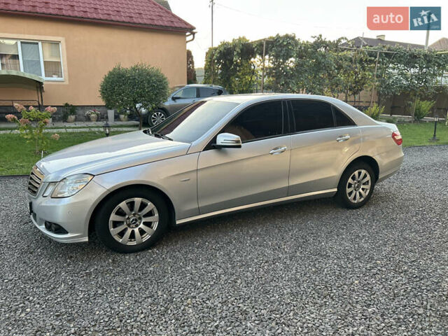 Сірий Мерседес Е-Клас, об'ємом двигуна 2.2 л та пробігом 280 тис. км за 11750 $, фото 9 на Automoto.ua