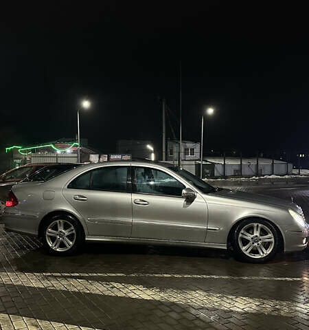 Серый Мерседес Е-Класс, объемом двигателя 2.99 л и пробегом 280 тыс. км за 9500 $, фото 3 на Automoto.ua