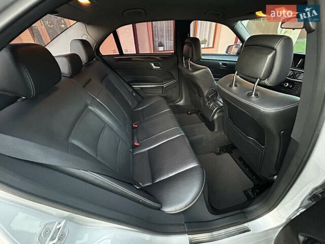 Серый Мерседес Е-Класс, объемом двигателя 2.2 л и пробегом 280 тыс. км за 11750 $, фото 16 на Automoto.ua