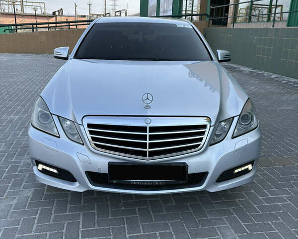 Сірий Мерседес Е-Клас, об'ємом двигуна 2.2 л та пробігом 171 тис. км за 12600 $, фото 6 на Automoto.ua