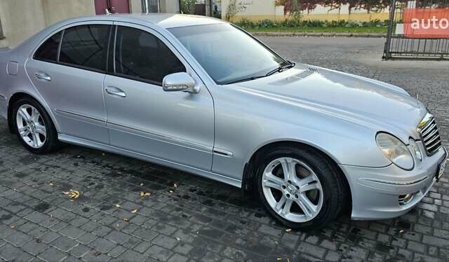 Сірий Мерседес Е-Клас, об'ємом двигуна 3 л та пробігом 173 тис. км за 9900 $, фото 4 на Automoto.ua