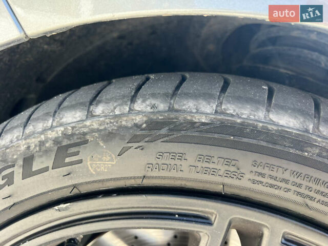 Серый Мерседес Е-Класс, объемом двигателя 2.14 л и пробегом 303 тыс. км за 16300 $, фото 29 на Automoto.ua