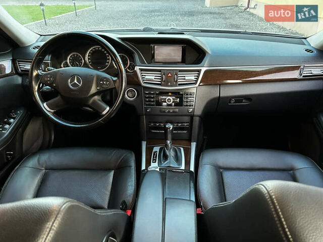 Серый Мерседес Е-Класс, объемом двигателя 2.2 л и пробегом 280 тыс. км за 11750 $, фото 20 на Automoto.ua