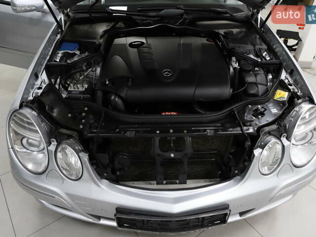 Сірий Мерседес Е-Клас, об'ємом двигуна 2.2 л та пробігом 194 тис. км за 14899 $, фото 94 на Automoto.ua