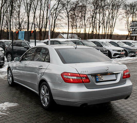 Серый Мерседес Е-Класс, объемом двигателя 3.5 л и пробегом 139 тыс. км за 15500 $, фото 8 на Automoto.ua